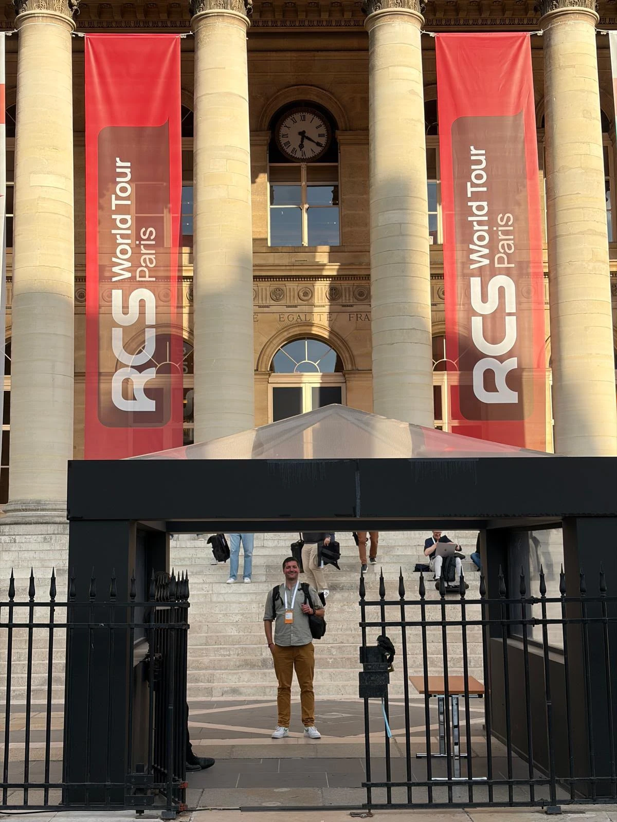 Jan Kus vor dem Palais Brongniart bei der RCS World Tour 2026 in Paris